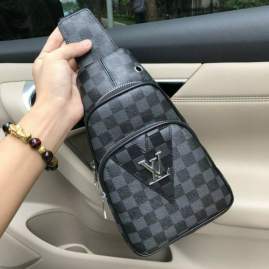 Picture of Louis Vuitton Mens Bags _SKUfw134077789fw